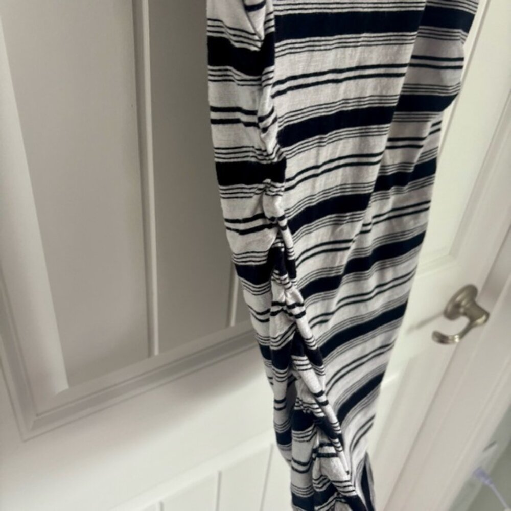 Black & White Striped Tank Top - Size Large - Picture 6 of 6